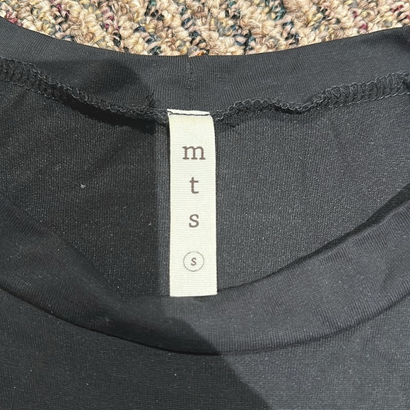 Black tank top with strappy detail - Picture 2 of 2